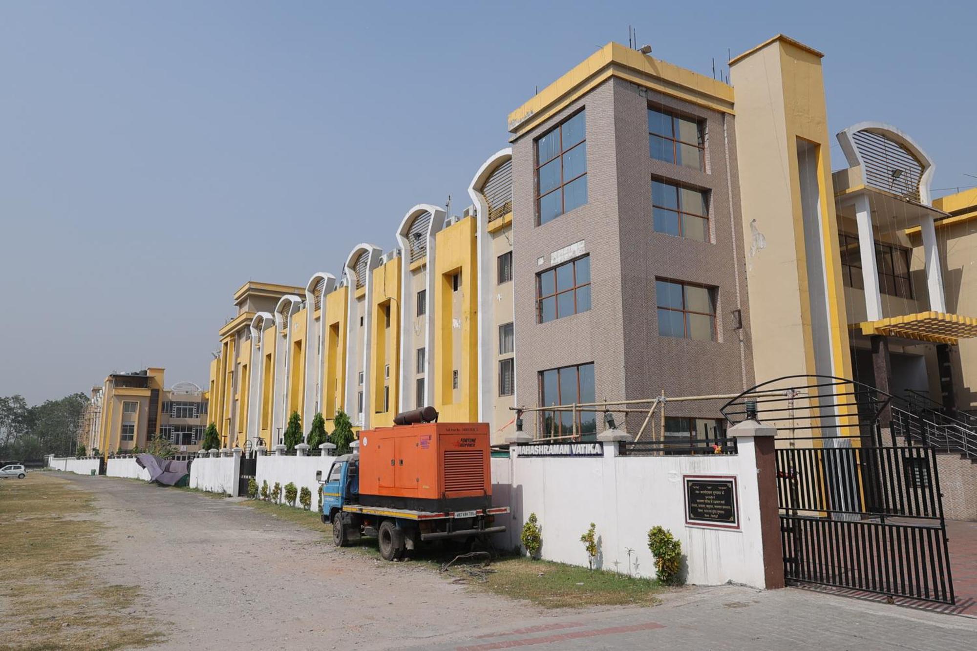Maryada Maitri Resort -100 Rooms & 3 Banquets Силигури Екстериор снимка