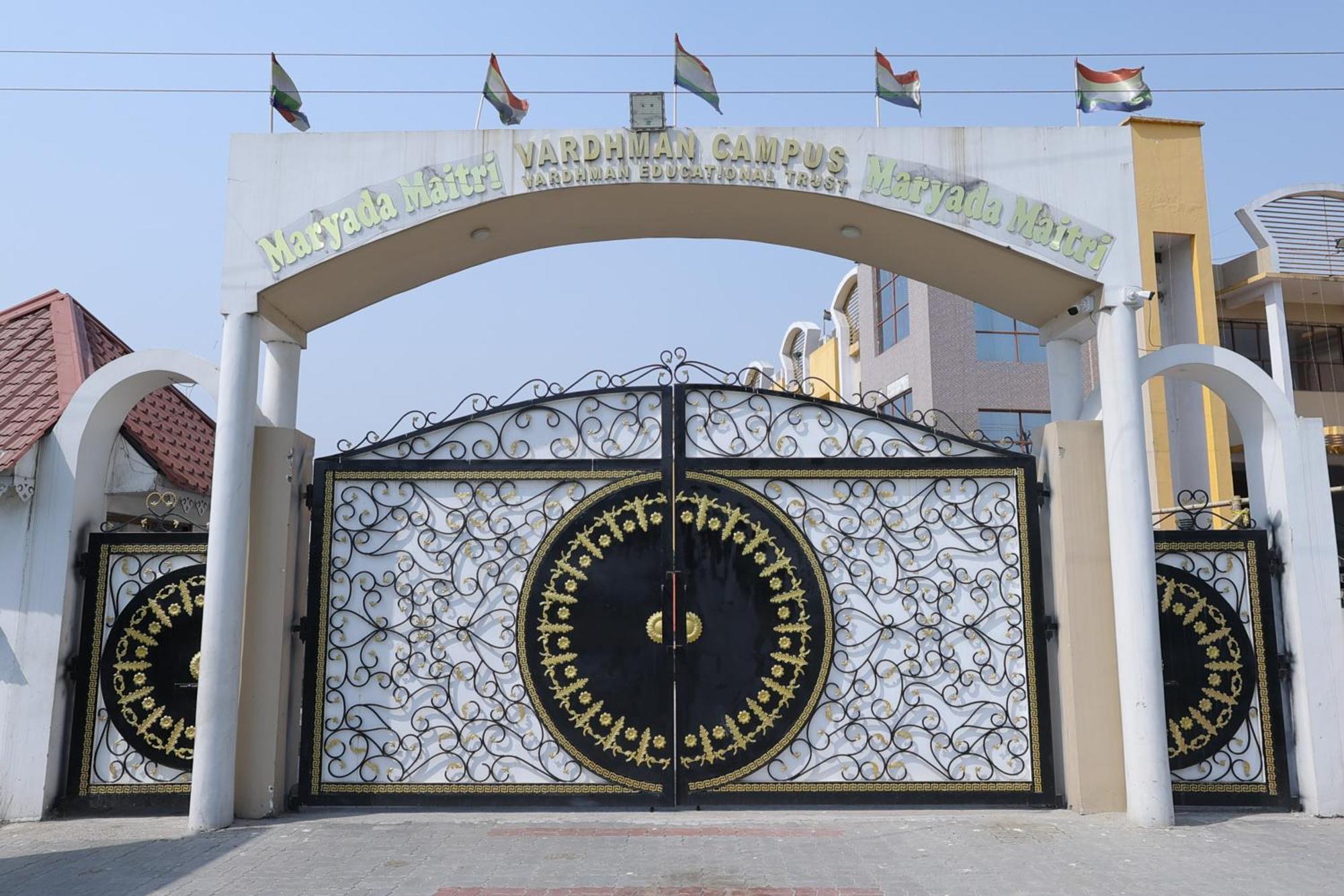 Maryada Maitri Resort -100 Rooms & 3 Banquets Силигури Екстериор снимка